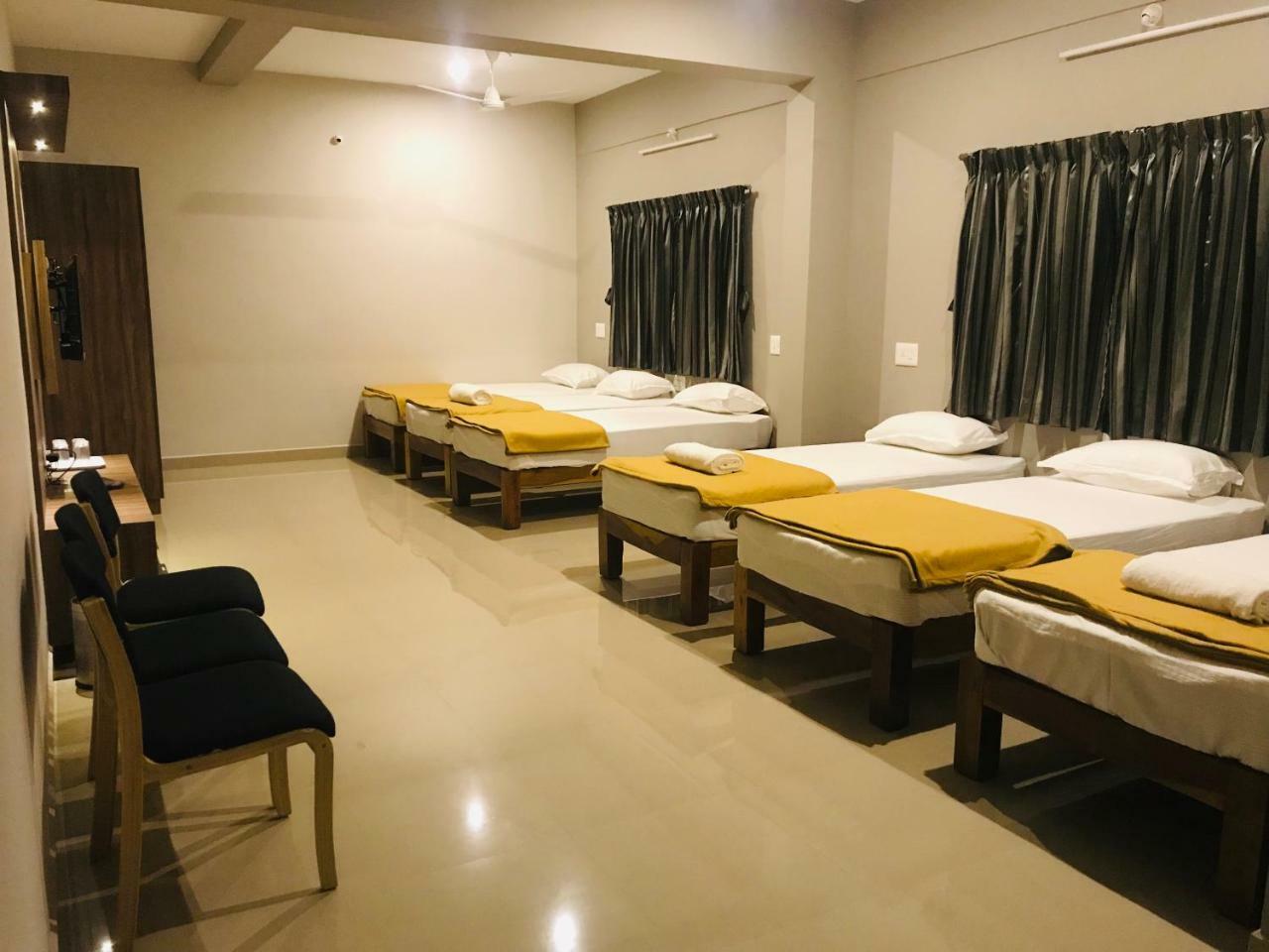 Sharada Residency Hotel Somvarpet Ngoại thất bức ảnh