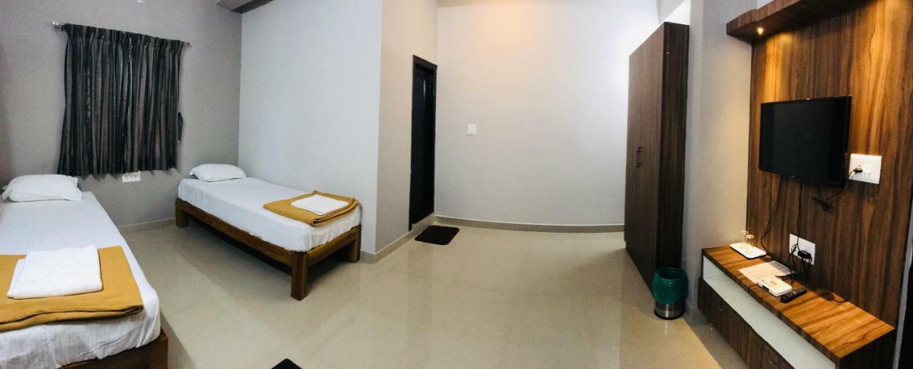 Sharada Residency Hotel Somvarpet Ngoại thất bức ảnh